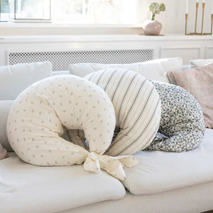 Sebra Stillkissen Cream Stripe mit Bindebändern zum Fixieren