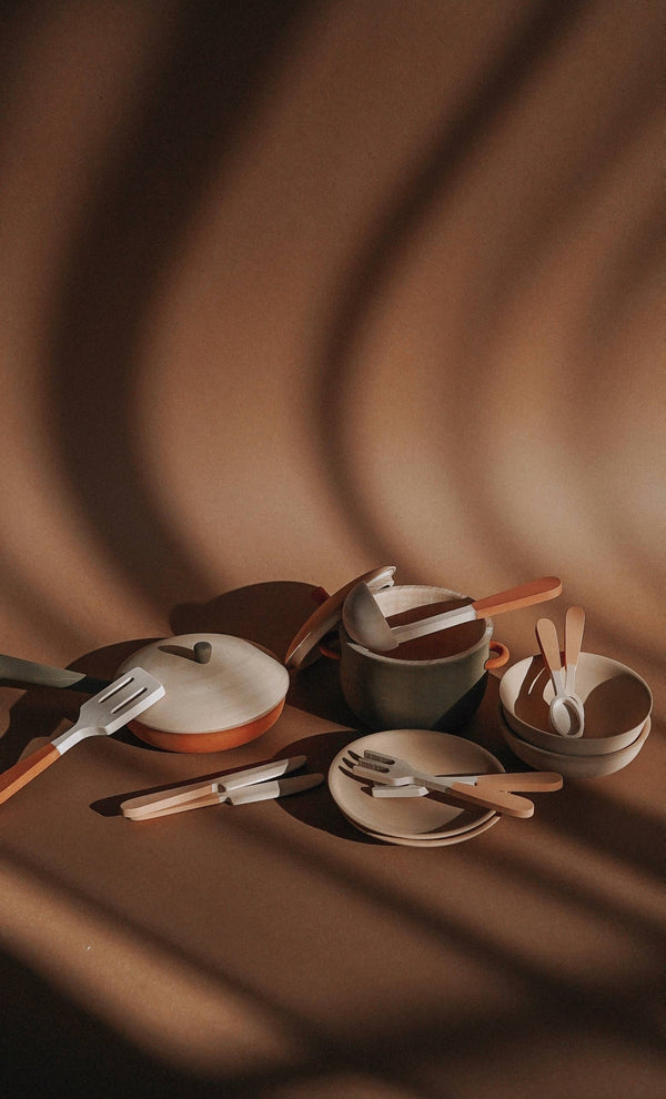 Herbal wooden dinnerware set