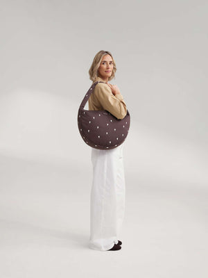 Studio Noos Puffy Cross Body Bag Brown Hearts von der Seite
