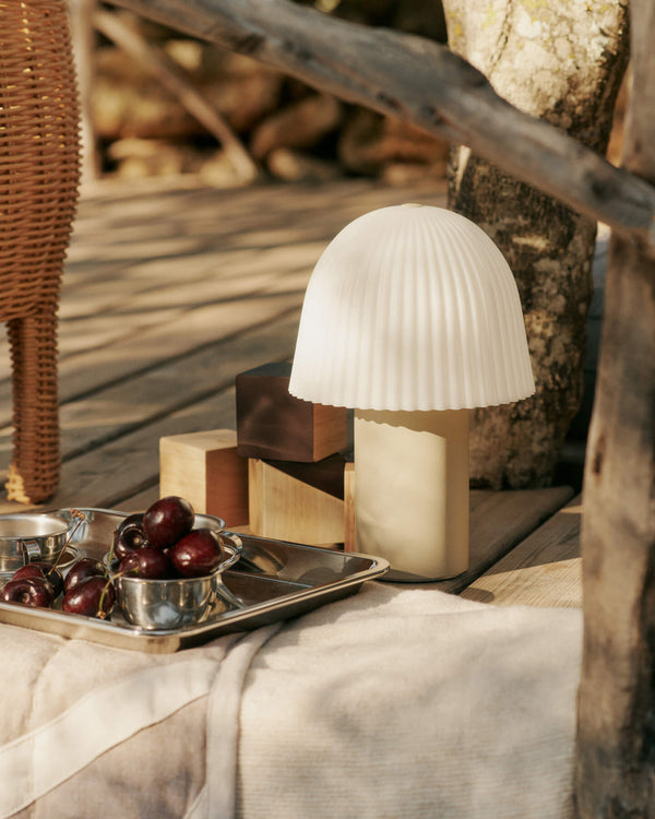 Frill Portable Lamp Cashmere/Lamp