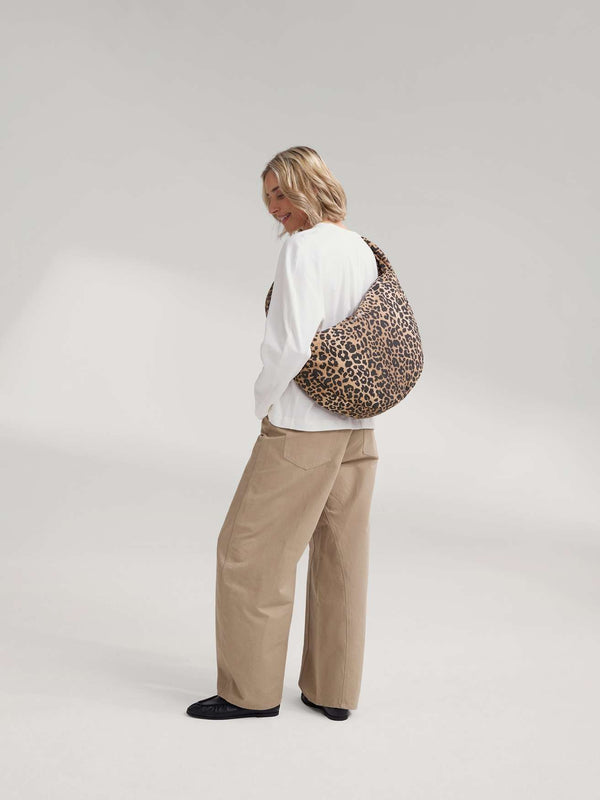 Leopardenmuster der Studio Noos Cotton Cross Body Bag im Detail