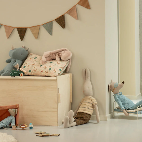 Rabbit size 5 trousers & knitted sweater 