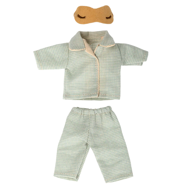 Pajamas for Papa Mouse