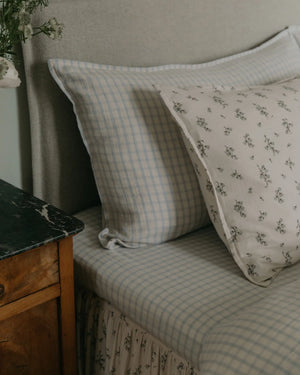 Fixleintuch Gingham Sky Blue von Garbo&Friends – Musselin Stoffdetail