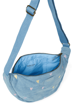 Studio Noos Gürteltasche Light Blue Hearts geöffnet
