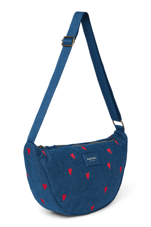 Studio Noos Denim Gürteltasche als Bauchtasche getragen
