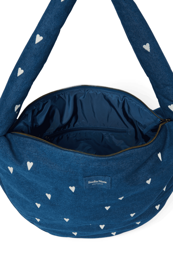 Studio Noos Cross Body Bag Dark Blue White Hearts geöffnet
