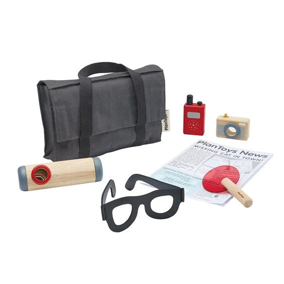 Wooden detective playset 