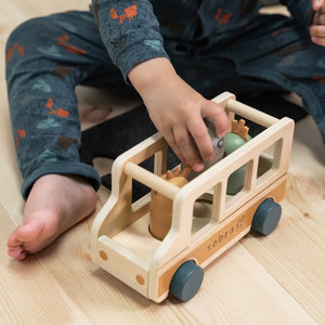 Sebra FSC Holz Bus als Motorikspielzeug ab 12 Monaten