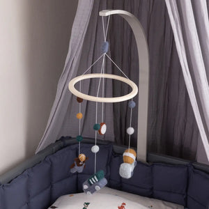 Holzarm des Sebra Mobile-Halters in Elephant Grey