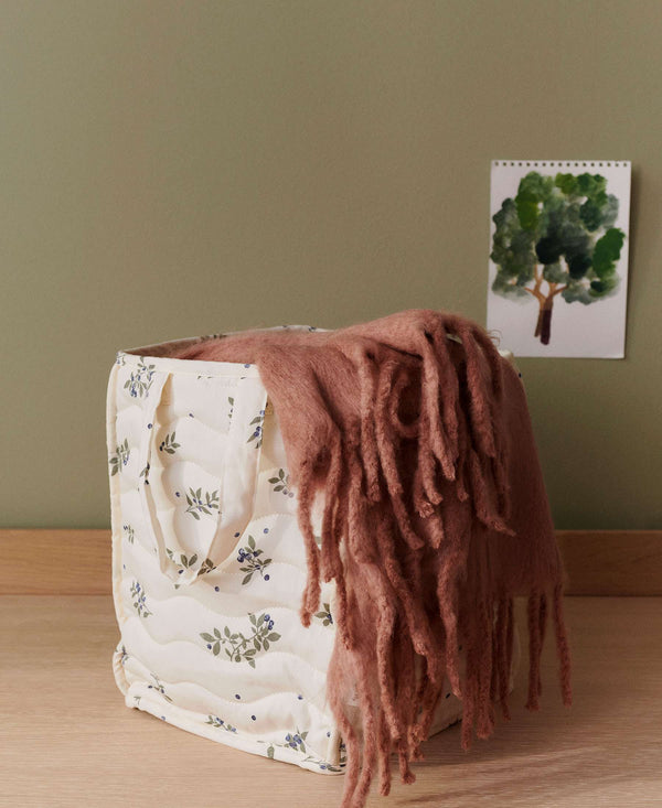 Ami Blueberries von Dear April, 25 × 25 × 30 cm mit zwei grossen Henkeln