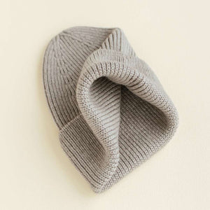 Hvid Rippmütze Fonzie Pebble, Detail des Strickmusters