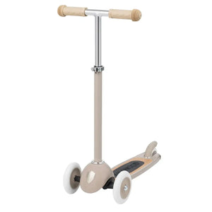 Räder des Banwood Kinderrollers in Beige