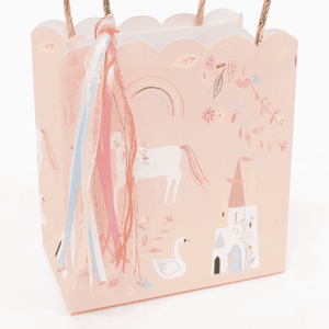 Bänder in Blau, Weiss, Pfirsich und Rosa an der Princess Party Bag von Meri Meri