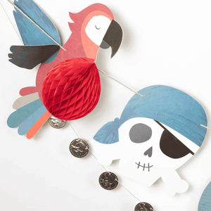 Papagei mit Wabendetail an der Piraten Girlande von Meri Meri