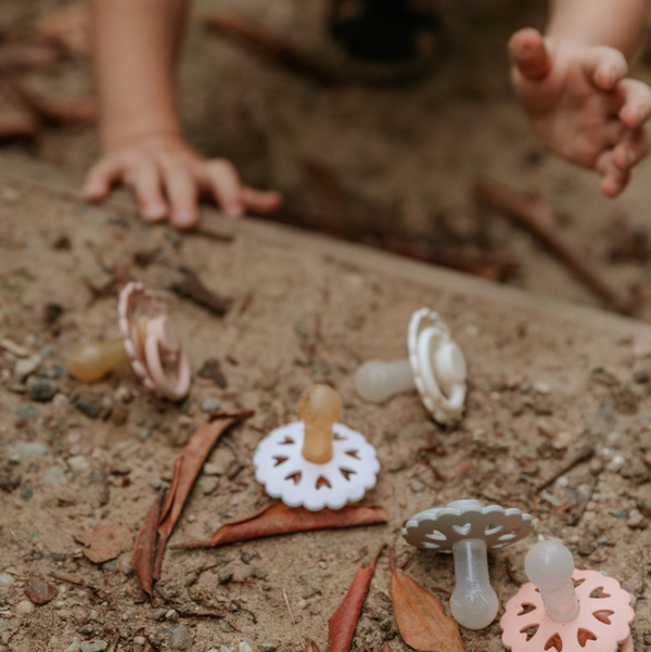 4-Pack Latex Pacifiers Snowflake Dream