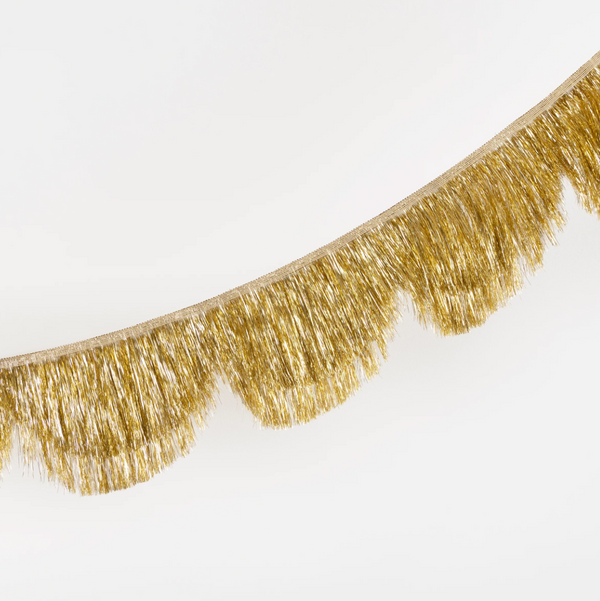 Gold tinsel shell garland