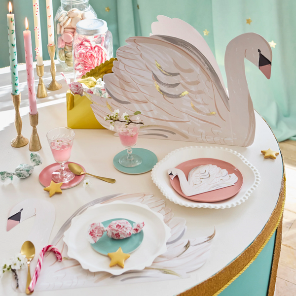 Swan table decoration