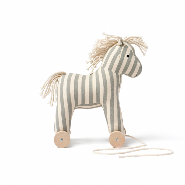 Pull-along horse Sam 