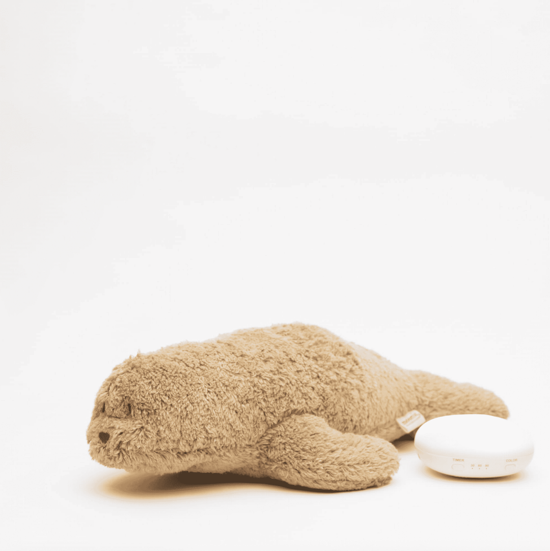 Moonie Organic Humming Seal Cappuccino – Einschlafhilfe fürs Babybett