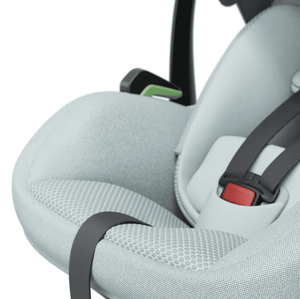 Avionaut Pixel 3 Babyschale Mint im Auto