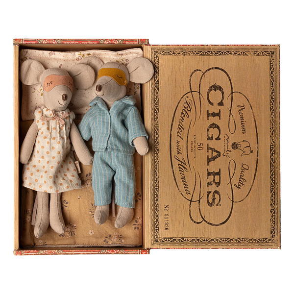 Mama &amp; Papa mice in cigar box 
