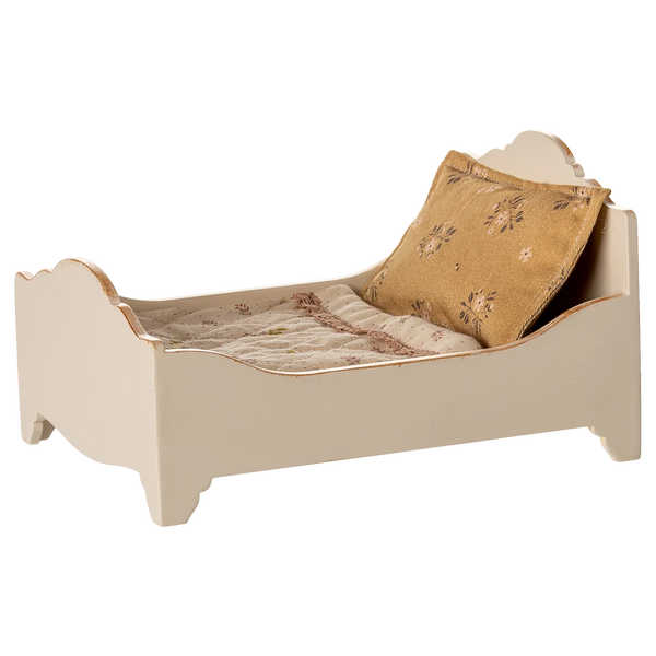 Wooden bed mouse cream 