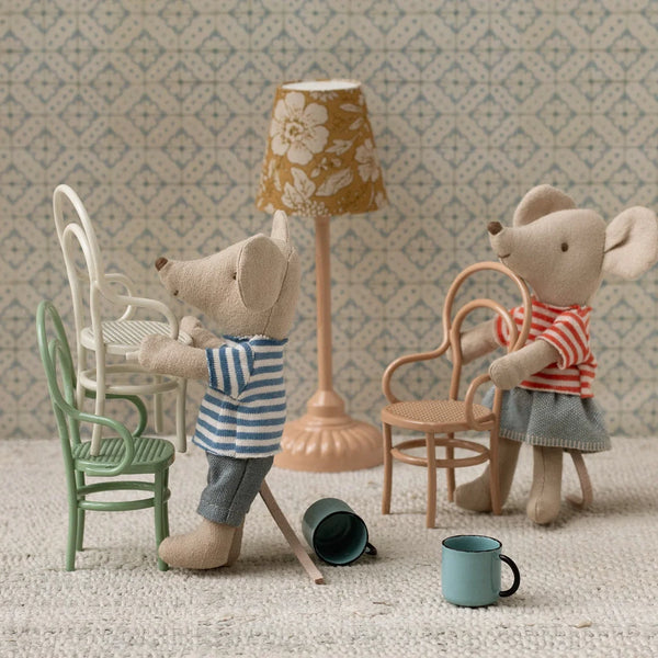 Vintage Chair Mouse Dark Powder