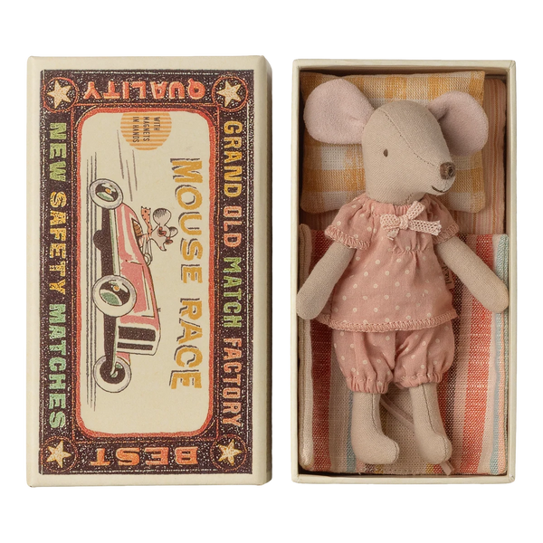 Big sister mouse in matchbox 