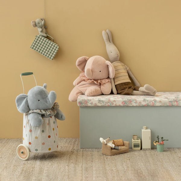 Elephant Plush Gross Powder