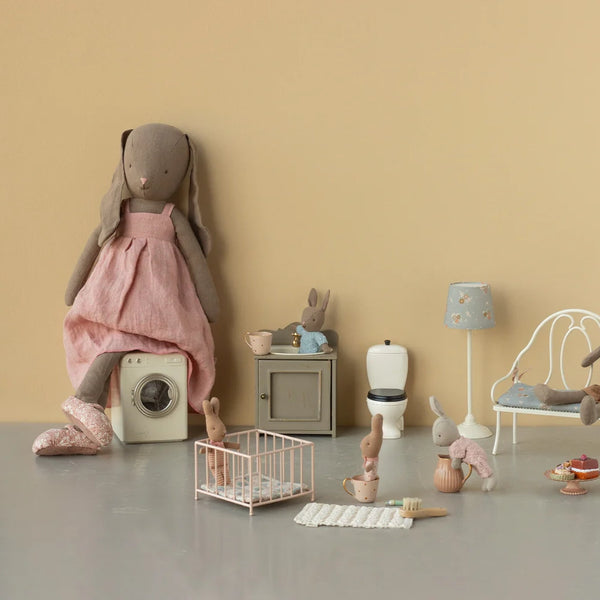 Rabbit size 4 brown / dress and shoes 