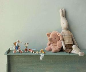 Maileg Elefant aus besonders weichem Plüsch, Nahaufnahme in Vintage Rose