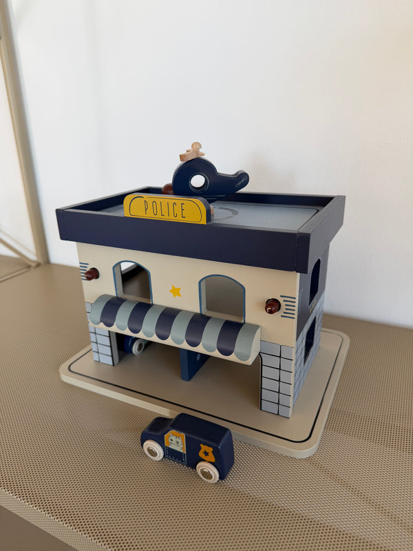 Ausstellung: FSC Holz Polizeistation