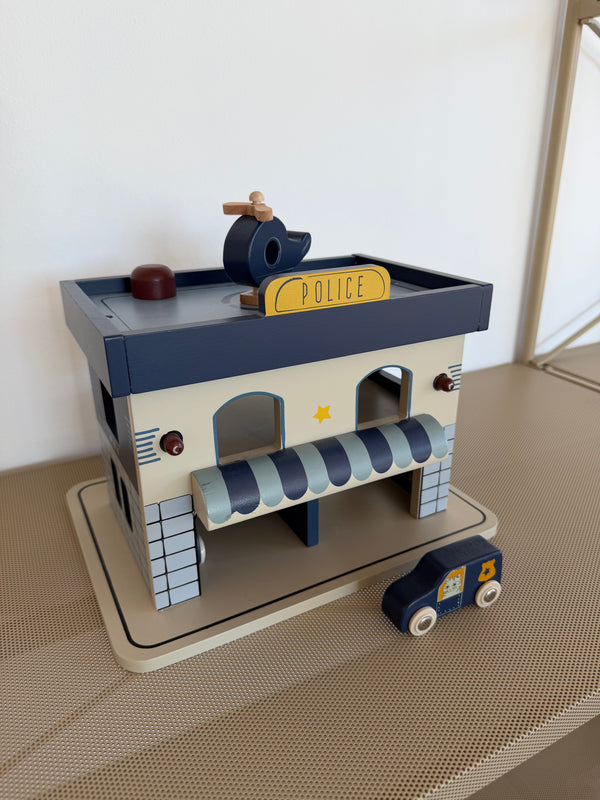 Ausstellung: FSC Holz Polizeistation