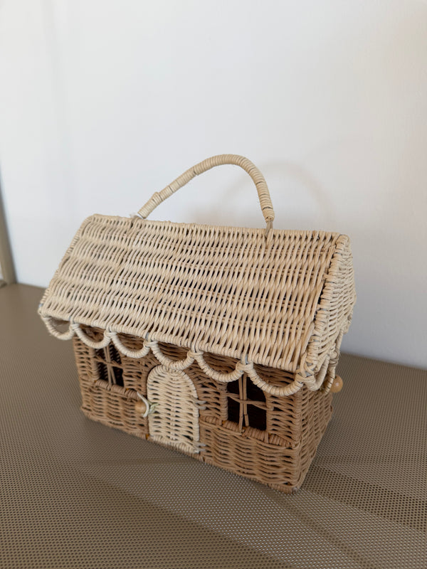 Guve a Chance: Rattan Gingerbread Casa Clutch
