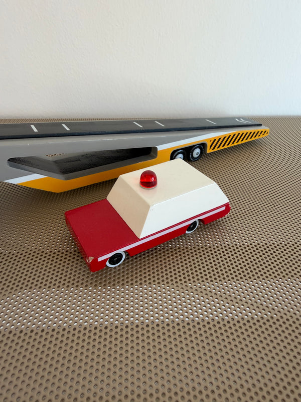 Give a Chance: magnetischer Autotransporter + Ambulanz