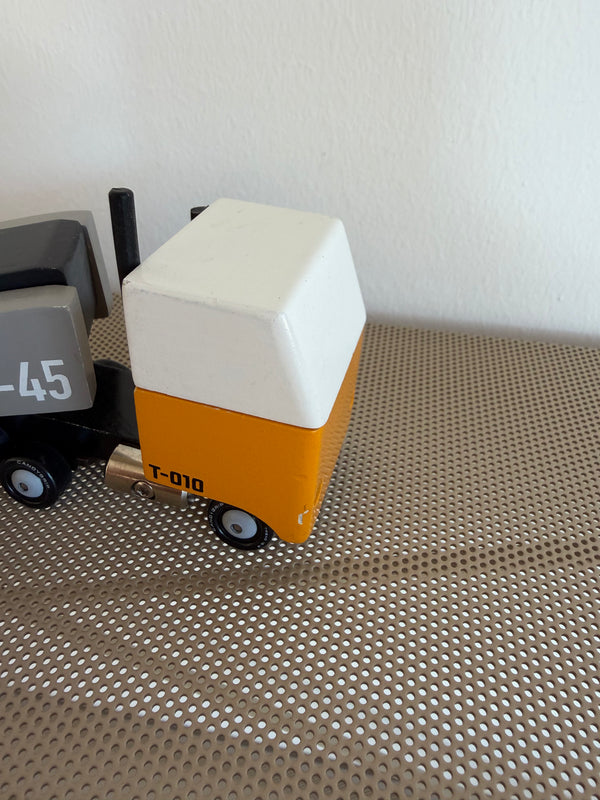 Give a Chance: magnetischer Autotransporter + Ambulanz