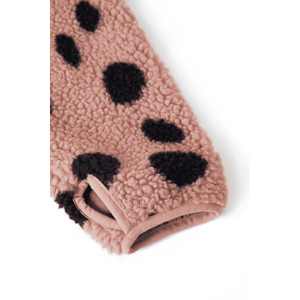 Liewood Nelson Teddyjacke Erwachsene Mega Leo Spot Pale Tuscany – getragen
