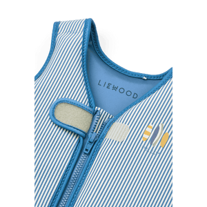 Liewood Dove Schwimmweste Stripe Riverside getragen