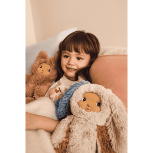 Misa Cleo Puppe von Liewood im Outfit