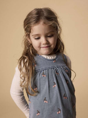 Lil'Atelier Spencer Kleid Denim Cherry – Seitenansicht