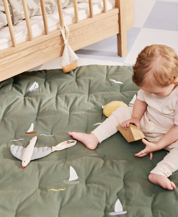 Meri Sailboats von Dear April, von beiden Seiten nutzbar