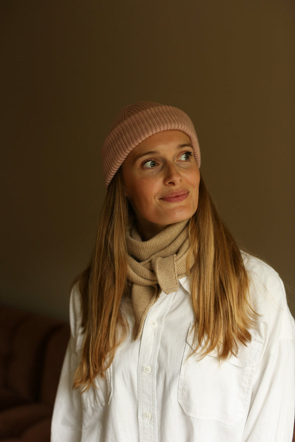 Triangle scarf Josephina Sand