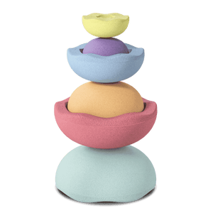 Stapelstein Inside Rainbow Pastell zu einem Turm gestapelt