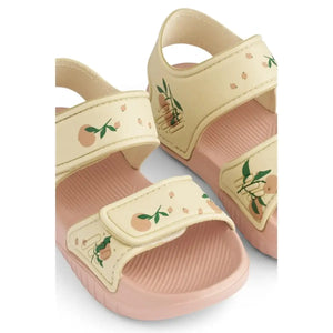 Blumer Sandale von Liewood in Peach Shell mit verstellbarem Klettverschluss