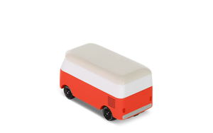 Candylab Toys VW Mini Zimtrot Spielzeugauto aus Holz von oben