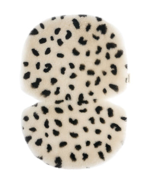 BINIBAMBA Snuggler Schaffell-Kinderwageneinlage im Leopardenprint Peanut
