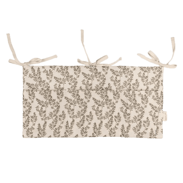 Bed organizer bay leaves
