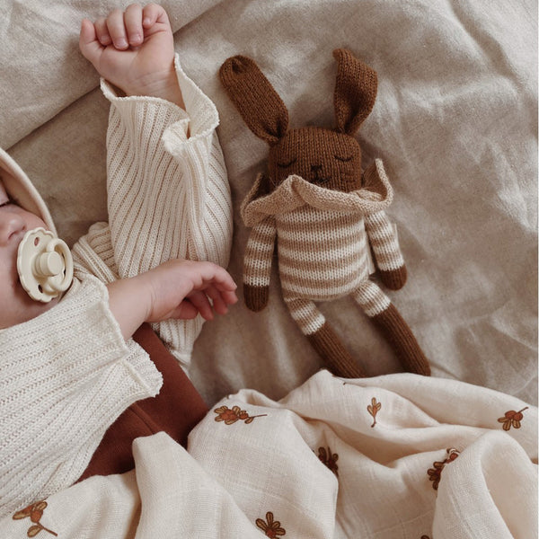 Strickspielzeug Bunny Sand Striped Romper