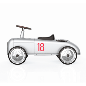 Kind auf dem Baghera Car Union Roadster ab 18 Monaten